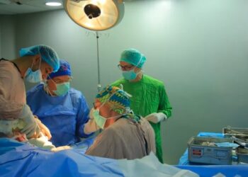 إنقاذ جنين في بطن والدته الشهيدة في النصيرات وسط القطاع 