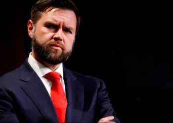 هاجمه سابقا.. من هو جي دي فانس الذي اختاره ترامب نائبا؟ 5 هاجمه سابقا.. من هو جي دي فانس الذي اختاره ترامب نائبا؟