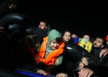 خفر السواحل التركي ينقذ 25 مهاجرا دفعتهم اليونان