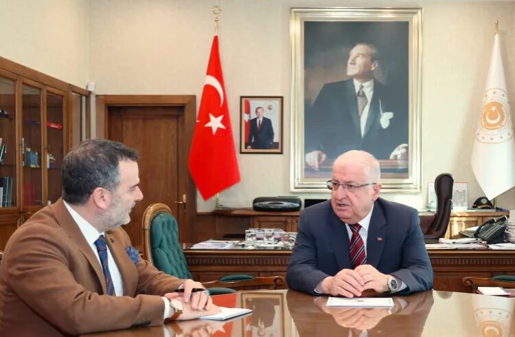 وزير الدفاع التركي: نأمل ببدء عملية جديدة مع سوريا