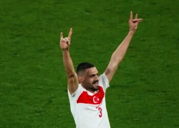 إشارة “الذئاب الرمادية” تتسبب بأزمة بين تركيا وألمانيا.. ما القصة؟