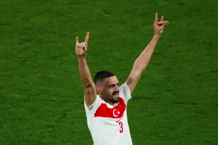 إشارة "الذئاب الرمادية" تتسبب بأزمة بين تركيا وألمانيا.. ما القصة؟ 1 إشارة “الذئاب الرمادية” تتسبب بأزمة بين تركيا وألمانيا.. ما القصة؟