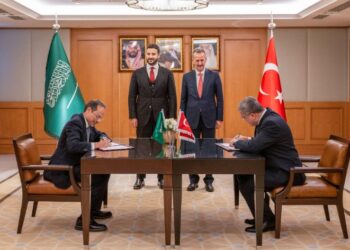 السعودية وتركيا توقعان اتفاقيات دفاعية بين بحضور خالد بن سلمان