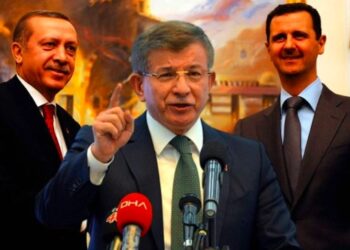 داود أوغلو منتقدا أردوغان بشأن سوريا: ليست لقاء عائليا بل حربا قتلت مليون شخص