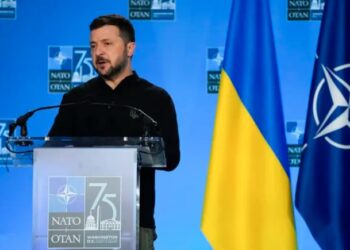 زيلينسكي يطالب دول الناتو برفع "كل القيود" على قصف روسيا 5 زيلينسكي يطالب دول الناتو برفع “كل القيود” على قصف روسيا