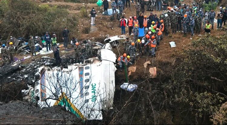 مقتل 18 بتحطم طائرة على متنها 19 شخصا في نيبال 1 مقتل 18 بتحطم طائرة على متنها 19 شخصا في نيبال