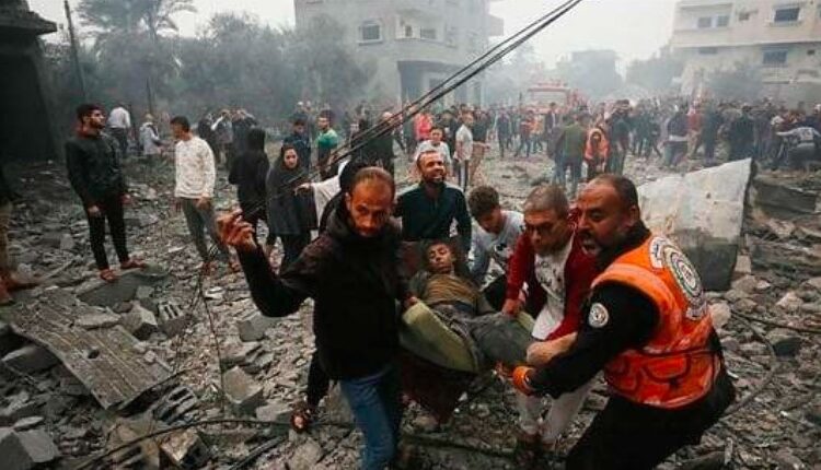 أكثر من 350 شهيد ومصاب في مجزرة إسرائيلية استهدفت “منطقة آمنة” بخان يونس