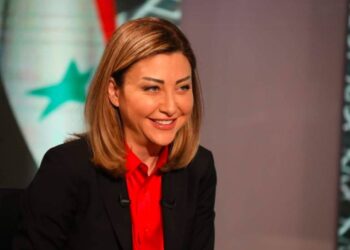 حالتها “خطرة”.. تعرض لونا الشبل مستشارة بشار الأسد لحادث سير