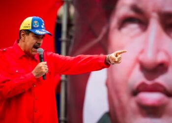 مادورو يعلن قبوله استئناف المحادثات مع أميركا