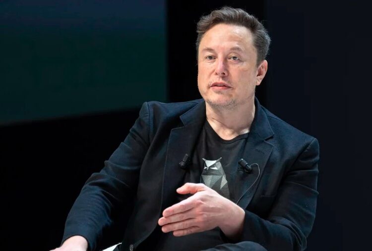 بسيجارة و"إيموجي".. إيلون ماسك يسخر من عطل مايكروسوفت 1 بسيجارة و”إيموجي”.. إيلون ماسك يسخر من عطل مايكروسوفت