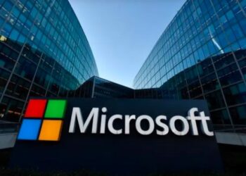 شلّ مطارات وأغلق بنوكاً.. خلل يضرب نظام “مايكروسوفت” بالعالم