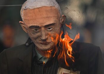 نصف الإسرائيليين يرون أن نتنياهو يطيل حرب غزة لأسباب سياسية