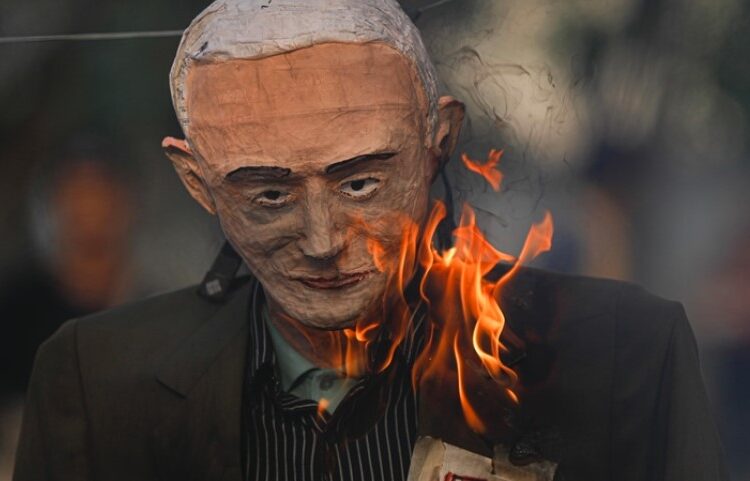 نصف الإسرائيليين يرون أن نتنياهو يطيل حرب غزة لأسباب سياسية 1 نصف الإسرائيليين يرون أن نتنياهو يطيل حرب غزة لأسباب سياسية