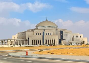 البرلمان المصري يبحث إرسال قوات للدفاع عن السعودية 4 مبنى البرلمان المصري في القاهرة