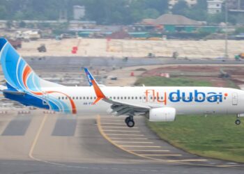 A Flydubai Boeing 737 aircraft in flight