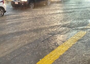 A flooded street with cars in Istanbul's Ortakoy, part of the Istanbul flood damage