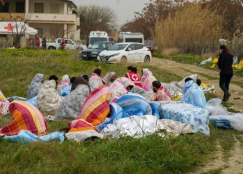 Türkiye’den yola çıkan göçmen teknesi İtalya’da battı: En az 58 kişi hayatını kaybetti