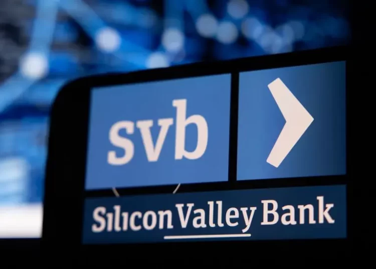 ABD’deki banka iflaslarının etkileri: Altın bir ayın zirvesinde; dolar endeksi geriledi