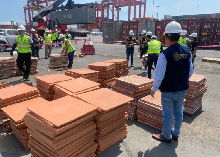 Peru'da Türkiye’ye gönderilecek 2 ton uyuşturucu yakalandı 1 Peru’da Türkiye’ye gönderilecek 2 ton uyuşturucu yakalandı