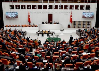 Devlete olan tüm borçlarda yapılandırma teklifi yasalaştı 4 Çocuğu ağır hasta annelere infaz ertelemesi geliyor