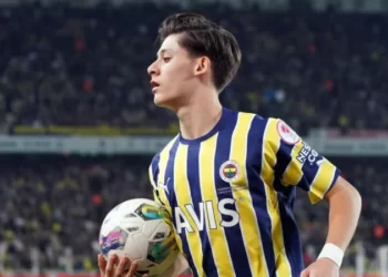 PSG, Arda Güler için Fenerbahçe ile görüşüyor