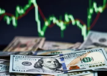 Cari açık 10 yılın zirvesinde