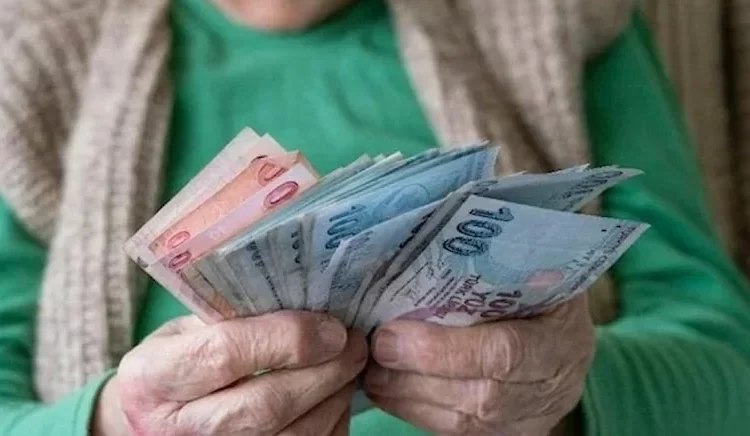 Bayram ikramiyesi ve emekli maaşlarının yatacağı tarih belli oldu