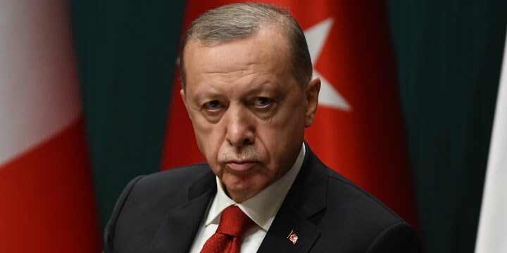 MİT, yargıdaki ‘çürüme ve rüşvet tarifesini’ Erdoğan’a rapor etmiş 1 Erdoğan, ‘hakkımı helal etmiyorum’ dediği vekilleri çizdi