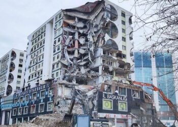 Galeria Sitesi’nin müteahhidi yakalandı