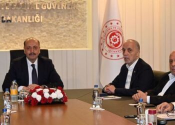 Hükümetten kamu işçileri için yeni zam teklifi