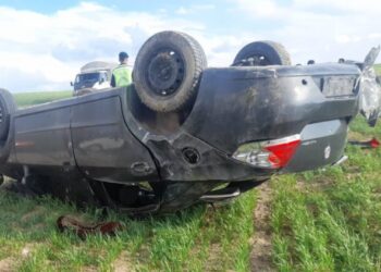 Dedesinden izinsiz aldığı arabayla kaza yaptı: 5 çocuk yaralı