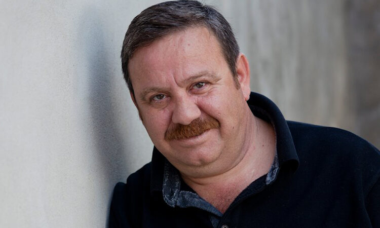 Oyuncu Serhat Özcan da TİP'ten aday oldu 1 Oyuncu Serhat Özcan da TİP’ten aday oldu