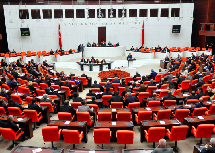 Yeniden tutuklama kararı verilen TBMM istismar davası sanıklarından biri kayıp 1 89 yıldır kadın milletvekili çıkmayan Burdur’da 9 kadın aday oldu