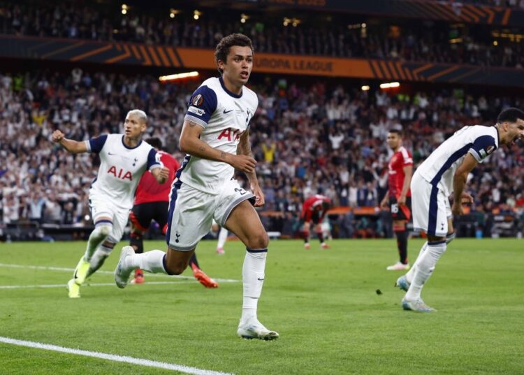 Manchester United'ı yenen Tottenham, 41 yıl sonra Avrupa Kupası'nı müzesine götürdü 1 Manchester United’ı yenen Tottenham, 41 yıl sonra Avrupa Kupası’nı müzesine götürdü