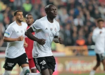 Aboubakar Kartal’ı uçurmaya devam ediyor