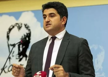 CHP Genel Başkan Yardımcısı Adıgüzel istifa etti