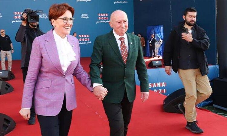 Akşener, eşiyle ilk defa poz verdi: İlk defa milli oldu, utandı ve kaçtı