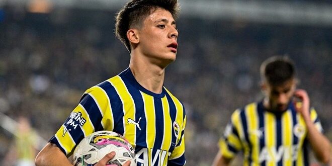 Fenerbahçe Arda Güler'in sözleşmesini uzattı 1 Fenerbahçe Arda Güler’in sözleşmesini uzattı
