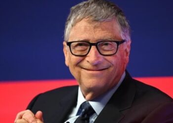 Bill Gates’ten itiraf: Çevremdeki insanları uzun süre çalıştırdım