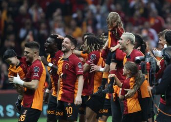 Şampiyonluk hesapları: Galatasaray veya Fenerbahçe nasıl şampiyon olur?