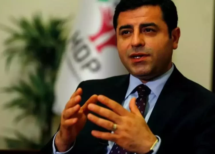 Demirtaş'tan "ikinci tur" mesajı: Farkındayız, değil mi? Adam kazanamadı 1 Demirtaş’tan “ikinci tur” mesajı: Farkındayız, değil mi? Adam kazanamadı