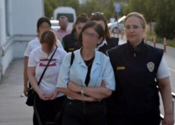 Depremzedelere hakaret suçlamasıyla 8 kişiye gözaltı 8 Depremzedelere hakaret suçlamasıyla 8 kişiye gözaltı