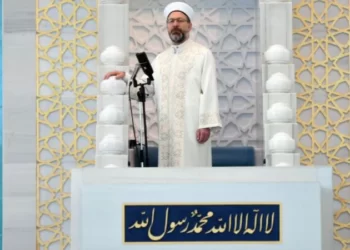 Diyanet personeli, Ali Erbaş’ın arkasında namaz kılmayı bıraktı iddiası