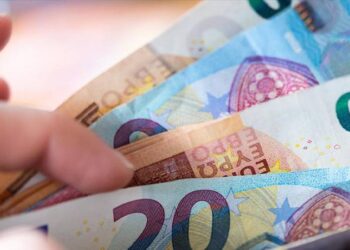 Döviz kurlarında son durum: Euro/TL, 21,70 seviyesine yaklaştı