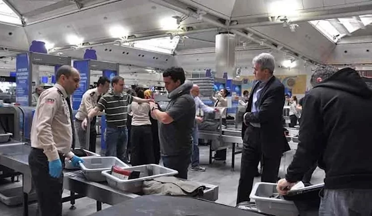 Gaziantep hava sahası, tanımlanamayan cisim nedeniyle uçuşlara kapatıldı 1 Gaziantep hava sahası, tanımlanamayan cisim nedeniyle uçuşlara kapatıldı