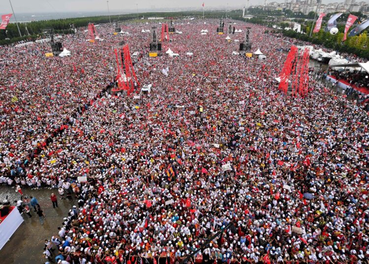 Millet İttifakı, Maltepe'de yüz binleri buluşturdu 1 Millet İttifakı, Maltepe’de yüz binleri buluşturdu