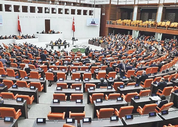 Cumhur İttifakı ile vekil oldular: Meclis şaibeli isimlerle doldu 1 Cumhur İttifakı ile vekil oldular: Meclis şaibeli isimlerle doldu