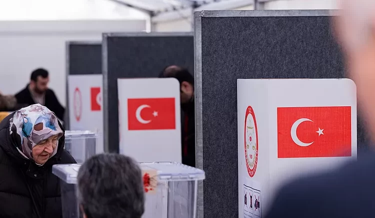 14 Mayıs seçimleri: Yurt dışı oyları Türkiye'ye nasıl taşınacak? 1 14 Mayıs seçimleri: Yurt dışı oyları Türkiye’ye nasıl taşınacak?