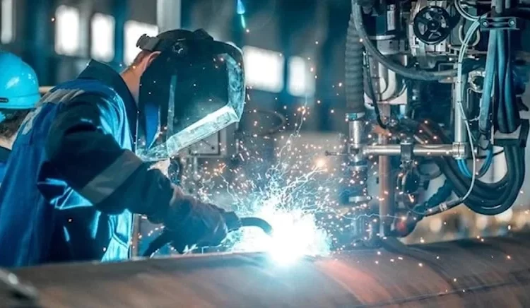 Türkiye ekonomisi ilk çeyrekte yüzde 4 büyüdü