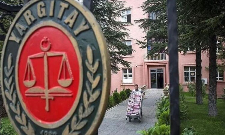 Mahkeme kararına rağmen evi boşaltmayan kiracıya Yargıtay'dan kötü haber 1 Mahkeme kararına rağmen evi boşaltmayan kiracıya Yargıtay’dan kötü haber